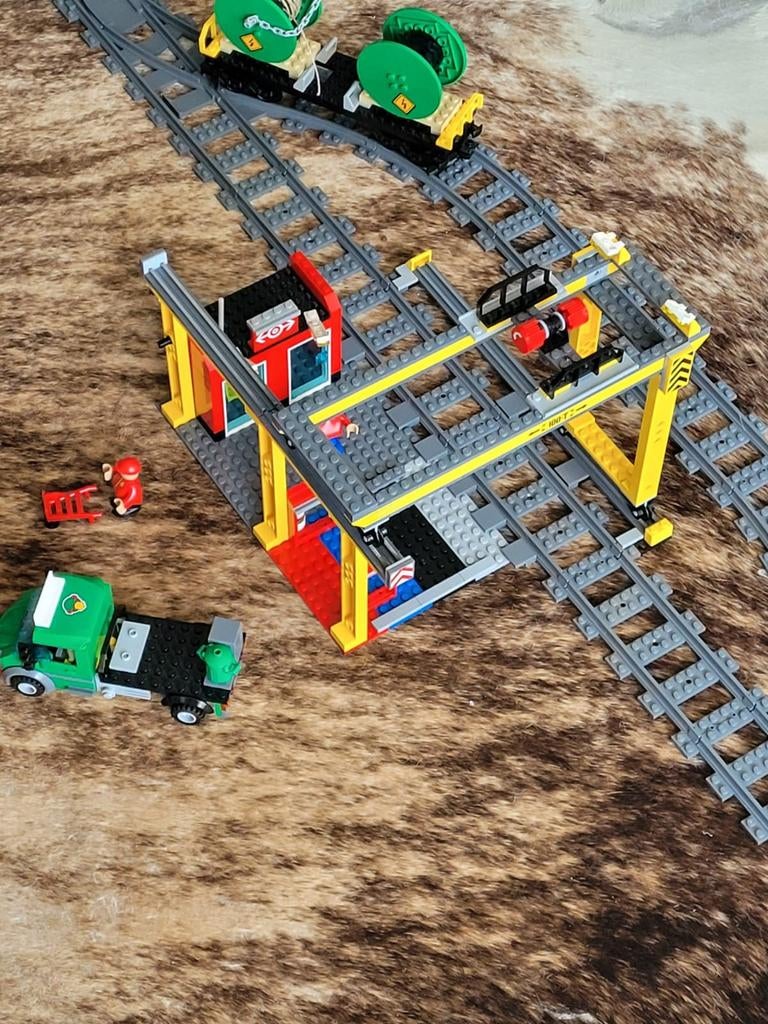 Lego City trein met rails en station, Ophalen of Verzenden, Zo goed als nieuw