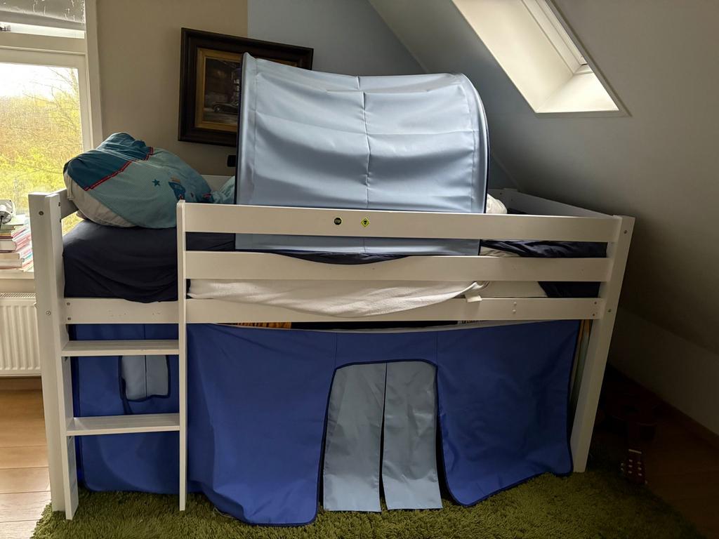 Wit halfhoogslaper bed met blauwe tent, Kinderen en Baby's, Kinderkamer | Stapelbedden en Hoogslapers, Ophalen, Gebruikt, Halfhoogslaper