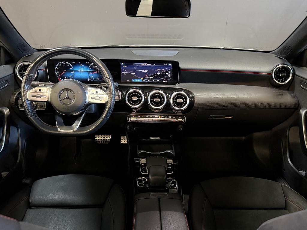 Mercedes-Benz A-Klasse 180 Business Solution AMG Night Upgra, 136 pk, Gebruikt, 4 cilinders, Leder en Stof