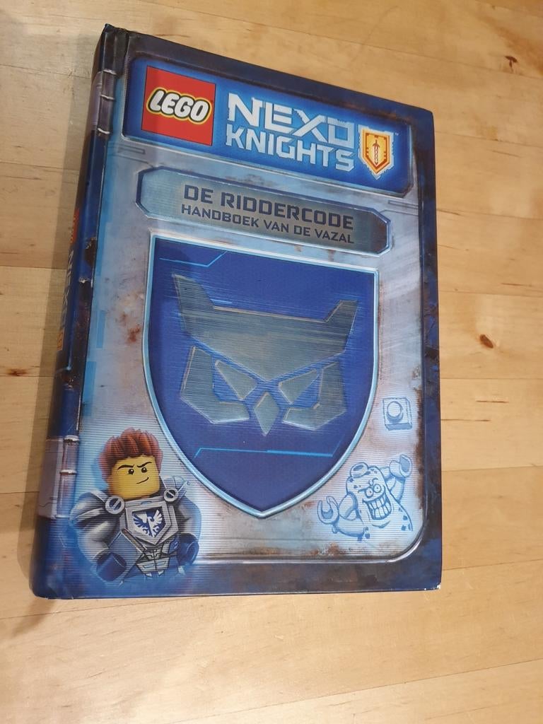 LEGO Nexo Knights: De Riddercode Handboek van de Vazal, Ophalen of Verzenden, Gelezen, LEGO, Non-fictie