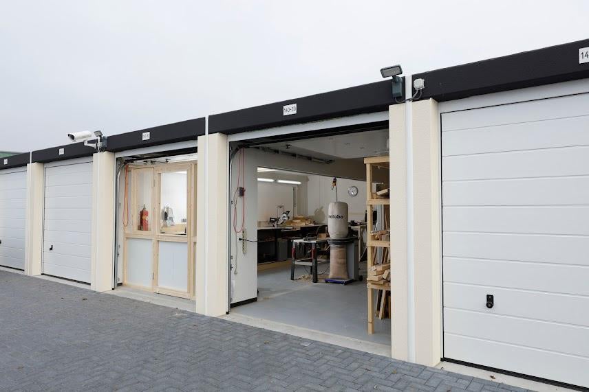 Gezocht schuur, Ophalen of Verzenden, Zo goed als nieuw, Carport