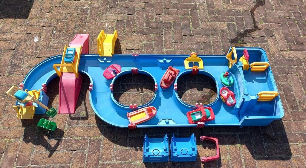Aquaplay waterbaan met opbergbak en accessoires, Kinderen en Baby's, Speelgoed | Buiten | Los speelgoed, Ophalen, Gebruikt