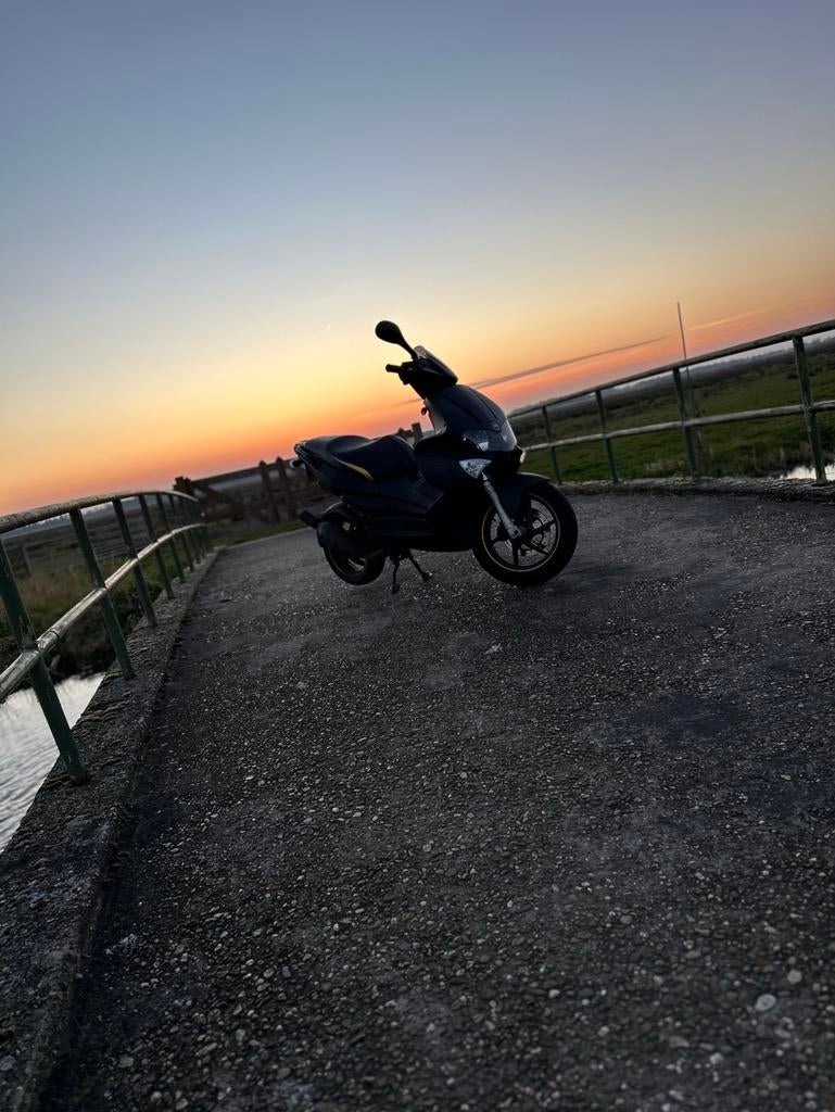 Gilera runner rst 2017, Ophalen, Overige modellen, Maximaal 45 km/u, Zo goed als nieuw