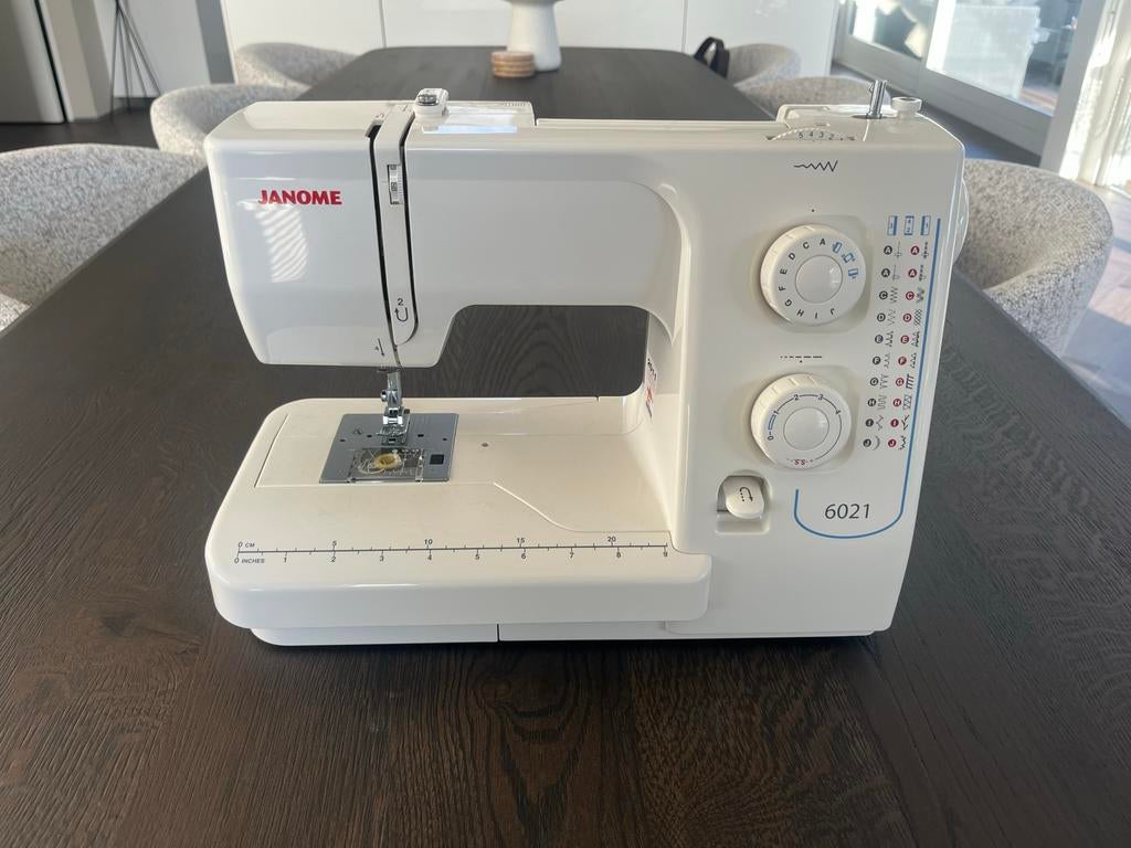 Janome naaimachine 6021 -, Hobby en Vrije tijd, Ophalen, Zo goed als nieuw, Naaimachine, Janome