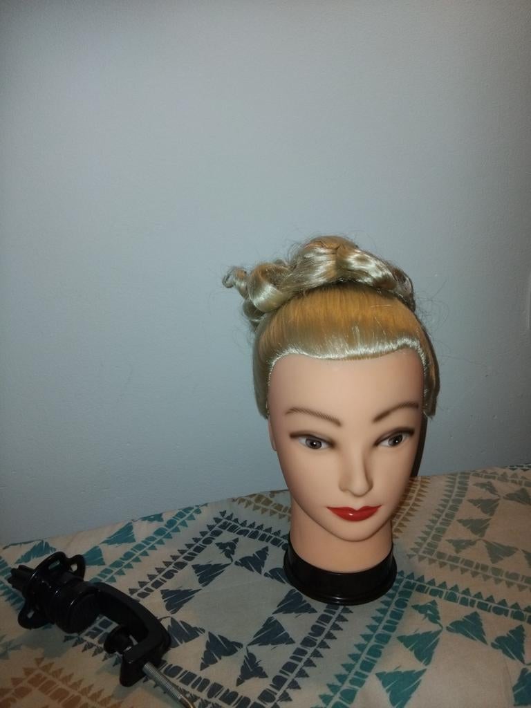 Kappershoofd met standaard, Ophalen, Zo goed als nieuw, Meerdere media