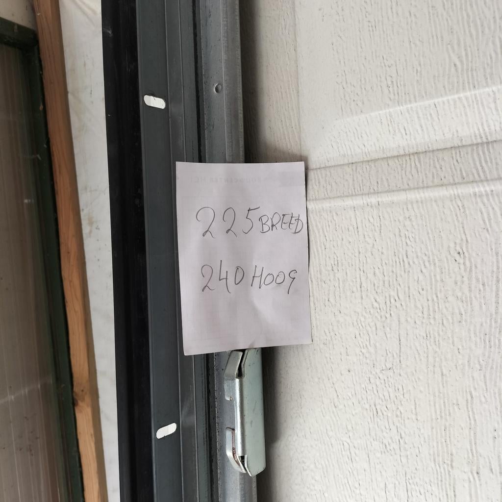 Gebruikte sectionaaldeur 225 breed x 240 hoog, Doe-het-zelf en Verbouw, Deuren en Horren, Ophalen, Gebruikt, Garagedeur, Metaal