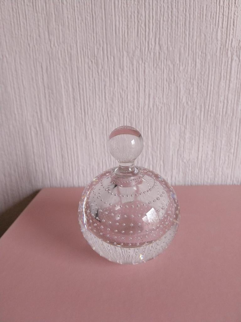 Spijkerglas van Copier,  Leerdam: Parfumflesje!, Verzenden