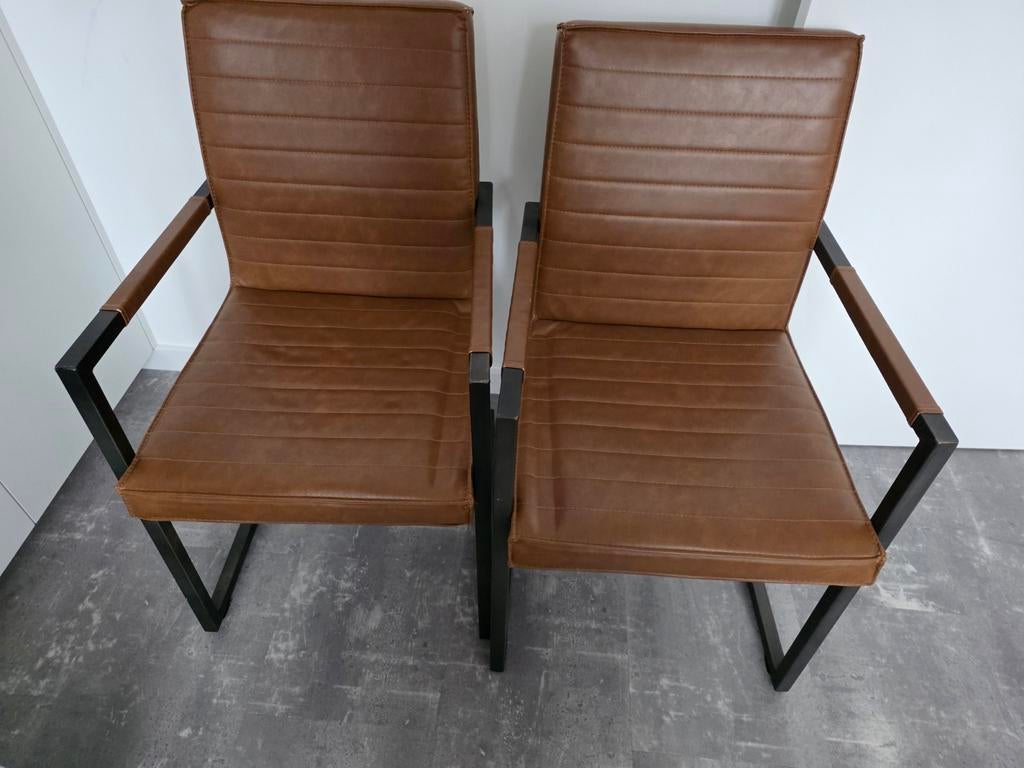Bruine eetkamerstoelen met leuning, Ophalen, Gebruikt, Twee, Bruin