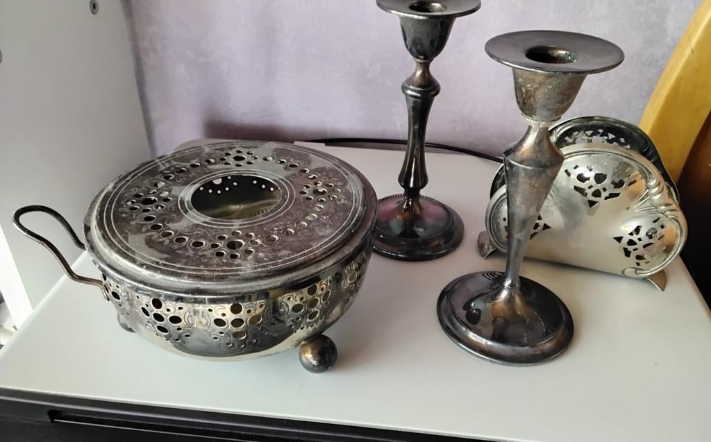 Antieke verzilverde kandelaars, servethouder en theelichtje, Ophalen of Verzenden