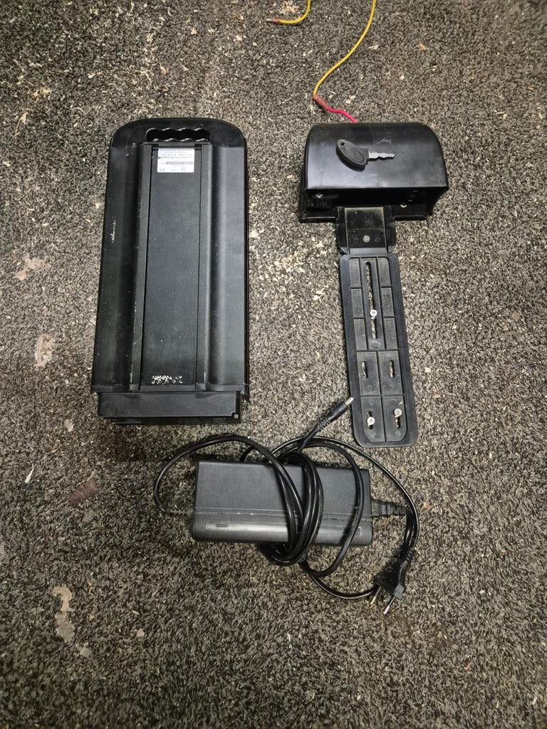 Hollandia bakfiets accu+ slede+oplader, Ophalen of Verzenden, Gebruikt