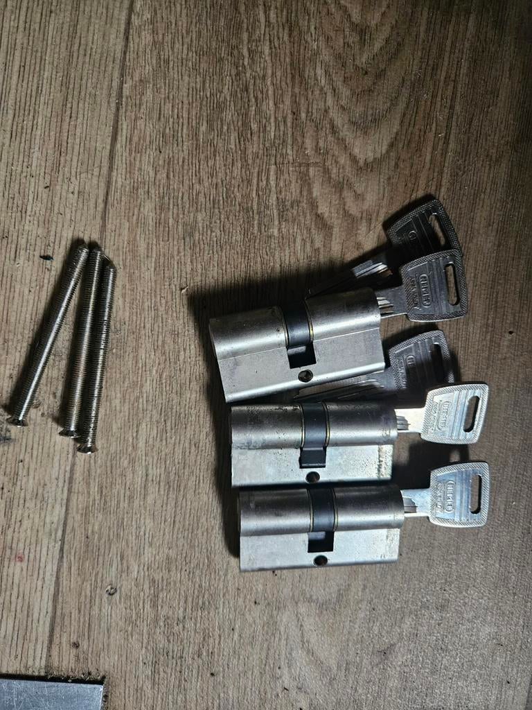 Nemef Cilindersloten 30/30 met sleutels, Ophalen of Verzenden, Gebruikt, Overige materialen, Slot