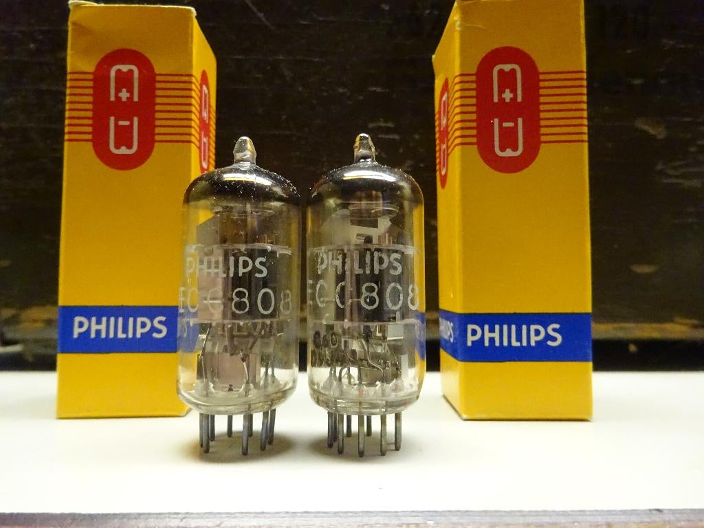 matched paartje ECC808 van Valvo nieuw in doos . NOS ., Ophalen of Verzenden