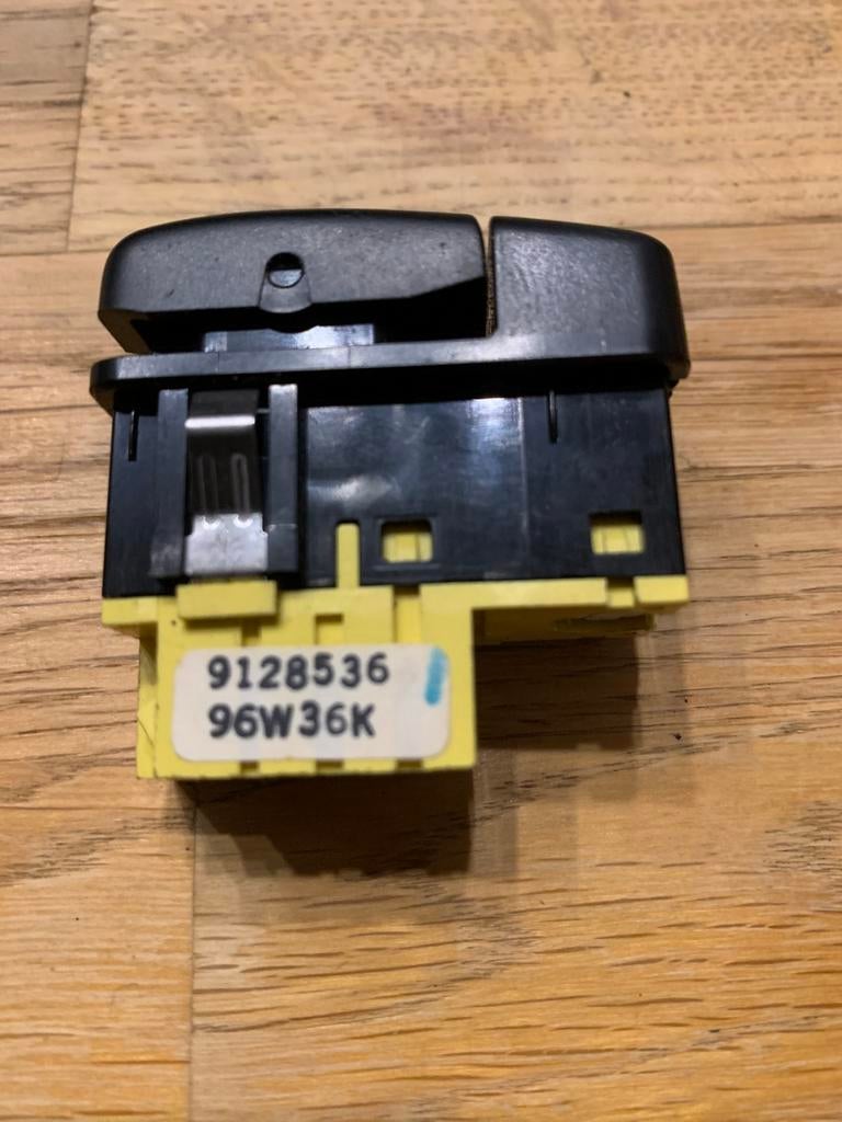 Volvo 960 / V90 mistlamp schakelaar 9128536, Ophalen of Verzenden