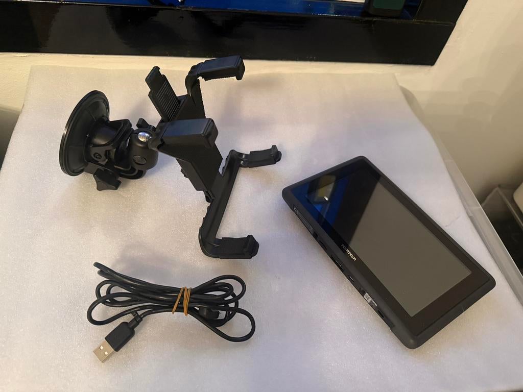 TomTom Pro Bridge/8275 Europa Truck WIFI (Lifetimes)7inch, Auto diversen, Ophalen of Verzenden, Zo goed als nieuw