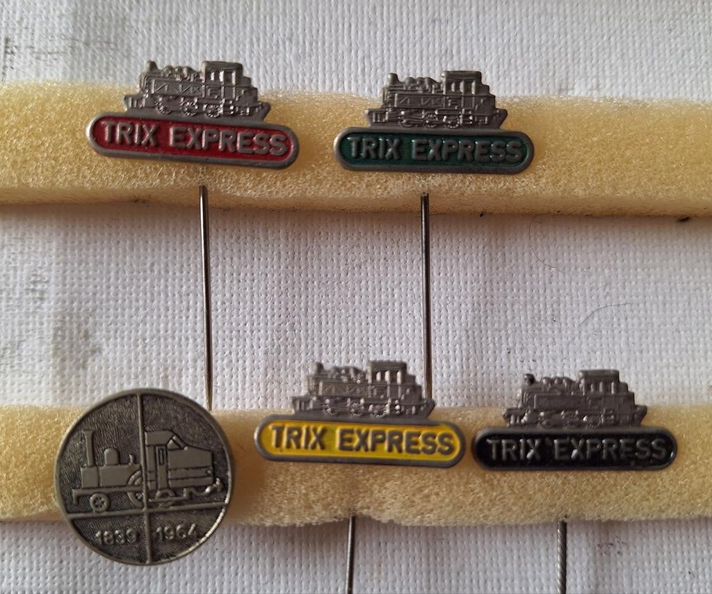 Tris express speldjes en NS speldje, Ophalen of Verzenden, Gebruikt, Trein, Overige typen