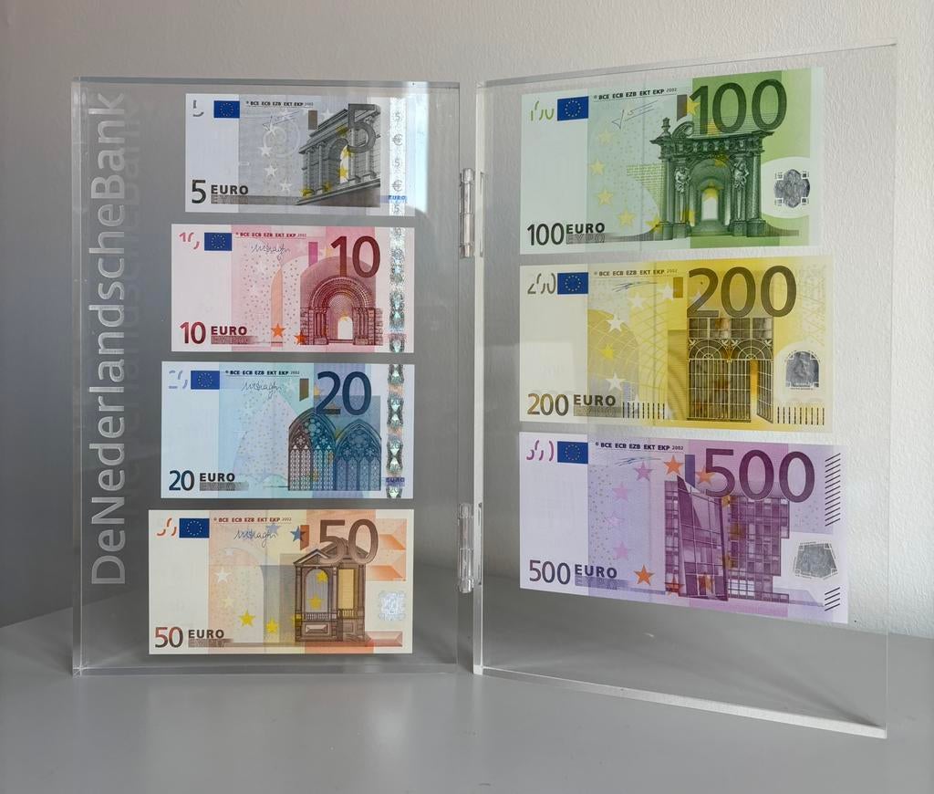 De Nederlandsche Bank eurobiljetten display in plexiglas, Postzegels en Munten, Bankbiljetten | Europa | Eurobiljetten, Setje
