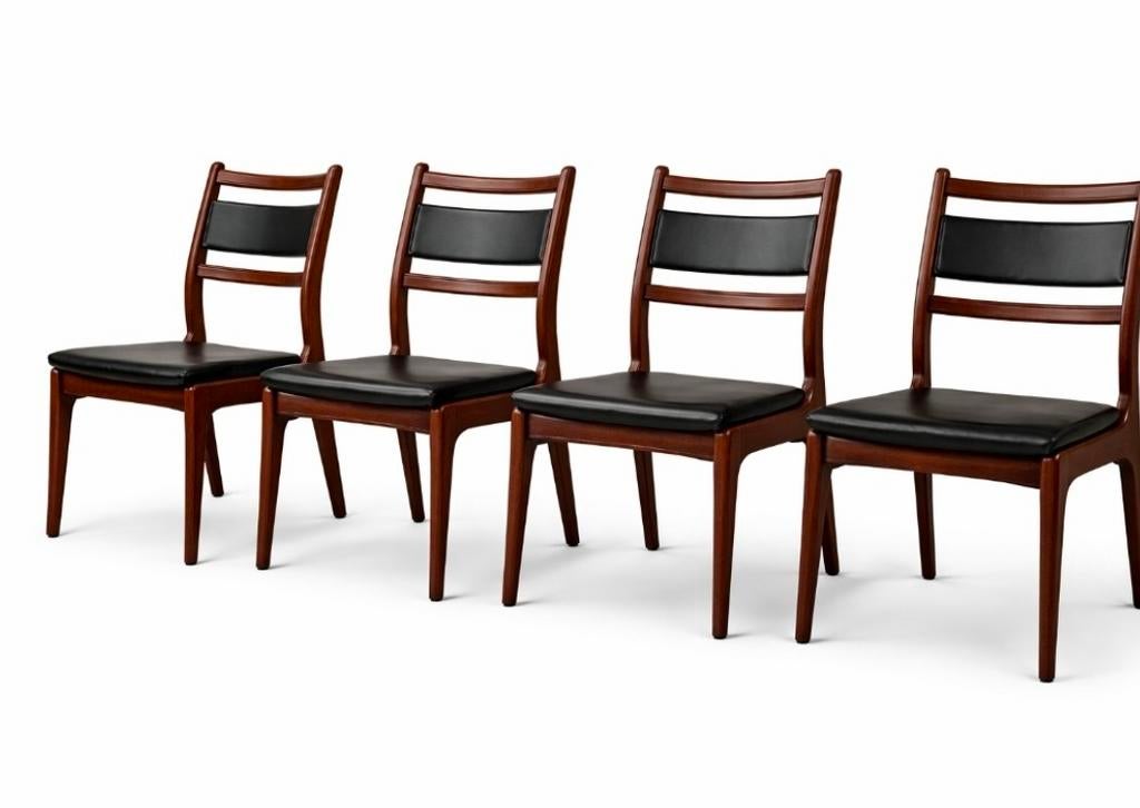 Set van 4 vintage design stoelen, Palissanderhout met skai, Huis en Inrichting, Gebruikt, Leer, Ophalen of Verzenden, Vier