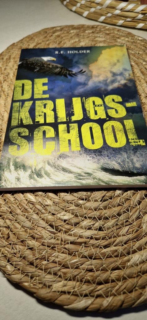 R.E. Holder - De krijgsschool, Ophalen of Verzenden, Zo goed als nieuw, R.E. Holder