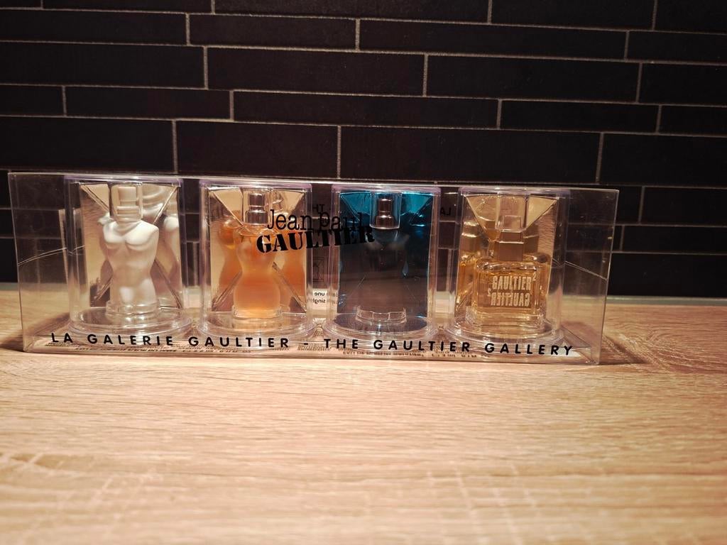 Jean Paul Gaultier miniatuurset 'La Galerie Gaultier', Verzamelen, Ophalen of Verzenden, Nieuw, Miniatuur, Gevuld