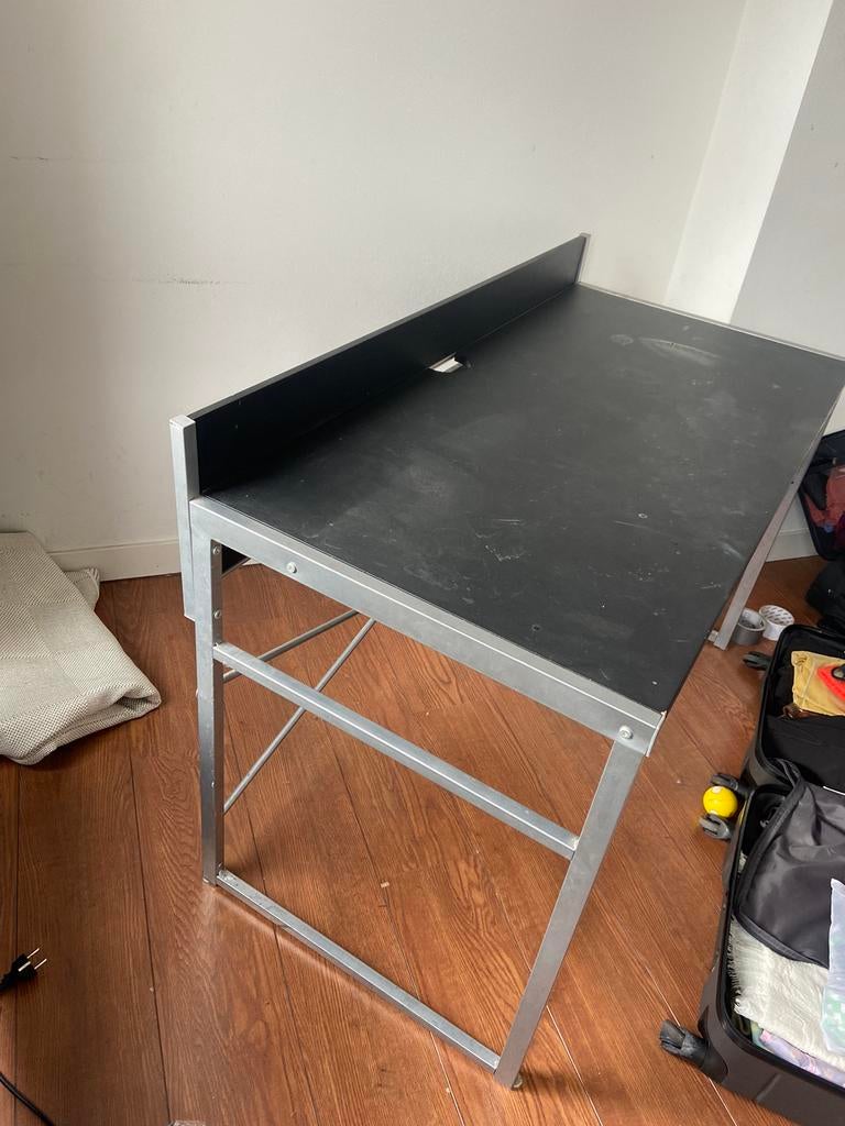 Desk 1.20 per 60cm, Ophalen, Zo goed als nieuw