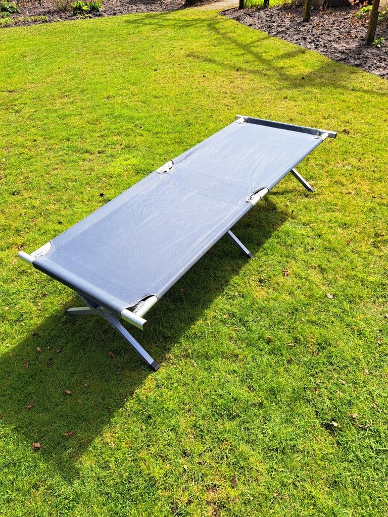 Veldbed / stretcher - Ideaal voor kamperen of logees, Ophalen, Gebruikt