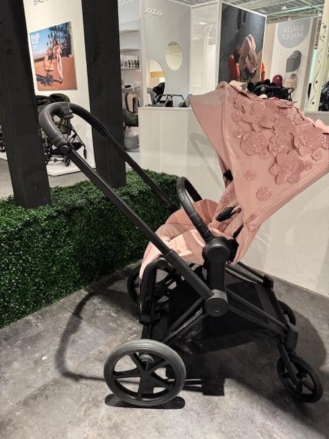 Cybex Priam 4 Simply Flowers Pink €1149, Ophalen, Zo goed als nieuw
