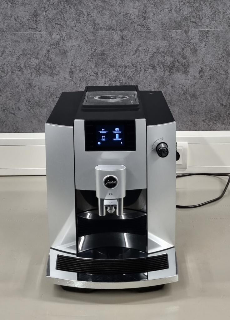 Jura E6 EC Platin met GARANTIE EN SERVICEBEURT, Witgoed en Apparatuur, Koffiezetapparaten, Afneembaar waterreservoir, 10 kopjes of meer