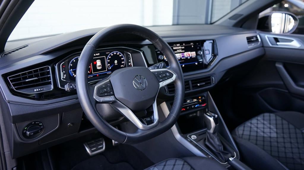 Volkswagen Taigo 1.0 TSI R-Line AUTOMAAT-ACC-CAMERA-DAB-IQ L, 1160 kg, Gebruikt, Zwart, Bedrijf