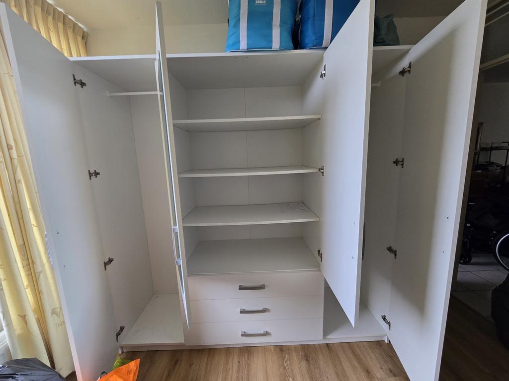 Zo goed als nieuwe JYSK Vellerup kledingkast - Spotprijs!, Huis en Inrichting, Kasten | Kledingkasten, Ophalen, 200 cm of meer