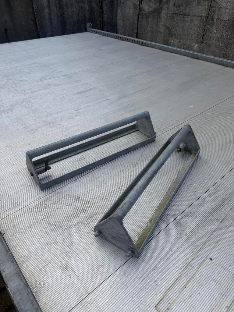 2 Wielstoppers voor Witteveen autoambulance, Auto diversen, Ophalen, Gebruikt