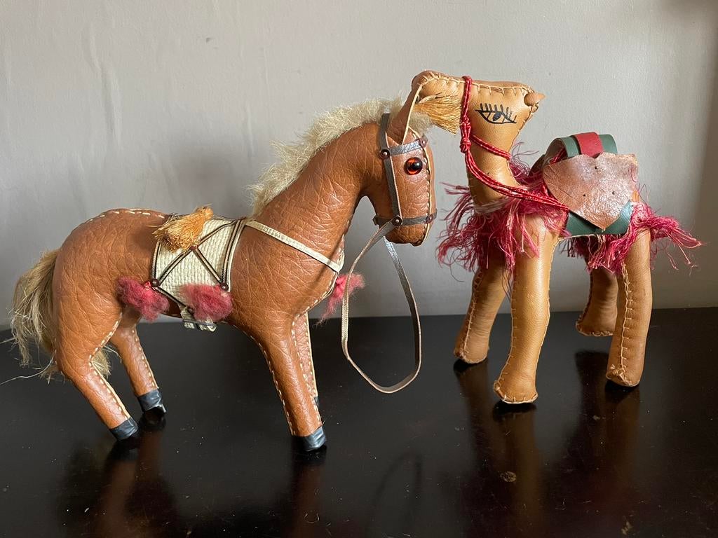 Leren paard en kameel decoratie, Ophalen of Verzenden, Zo goed als nieuw