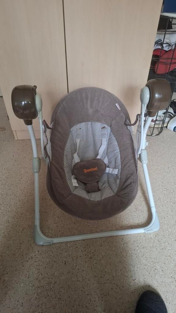 Bannini schommelstoel met verschillende standen, Kinderen en Baby's, Kinderstoelen, Ophalen, Gebruikt, Overige typen, Gordel(s)