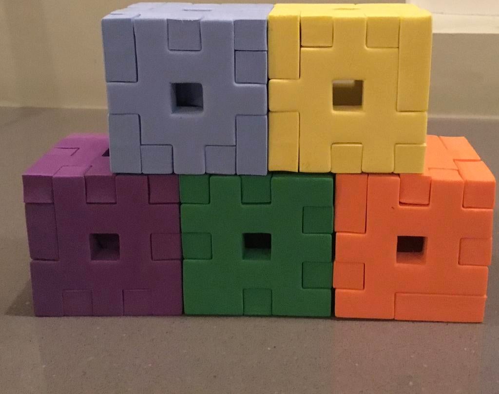 IQube foam blokken voor ruimtelijk inzicht, Kinderen en Baby's, Speelgoed | Bouwstenen, Ophalen of Verzenden, Zo goed als nieuw