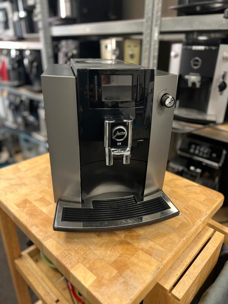 Jura e 6, Info@jura.com, 10 kopjes of meer, Ophalen of Verzenden, Zo goed als nieuw