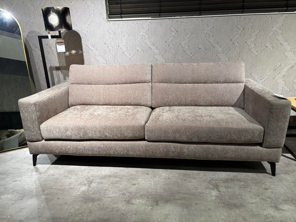 3-Zitsbank Olav, showroommodel, stof Kreta 9811, Huis en Inrichting, Banken | Bankstellen, Driepersoons, 75 tot 100 cm, Ophalen of Verzenden