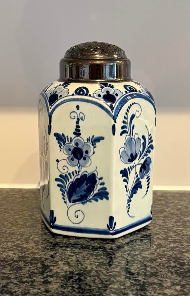 Delfts Blauw Theebus met verzilverde Deksel, Ophalen of Verzenden