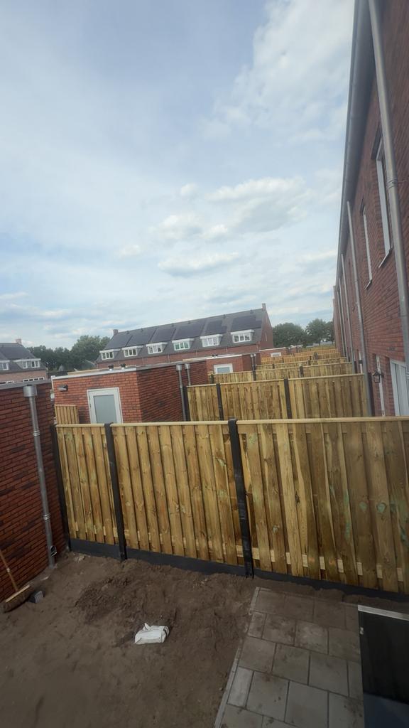 Hout beton schutting v.a. €100,- pm incl matrialen & montage