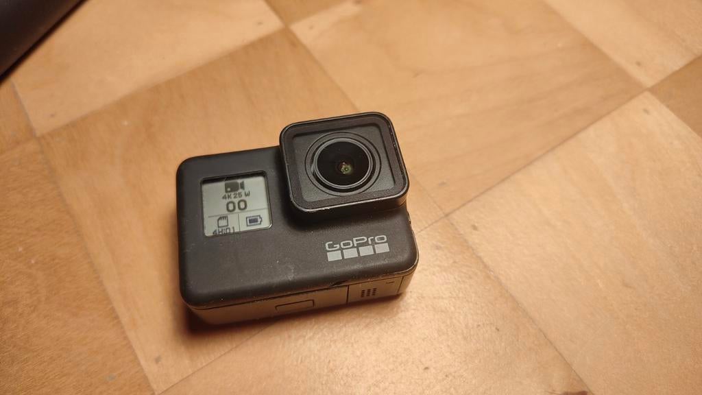 GoPro Hero 7 Black met selfie stick en powerbank, Ophalen of Verzenden, Zo goed als nieuw, GoPro