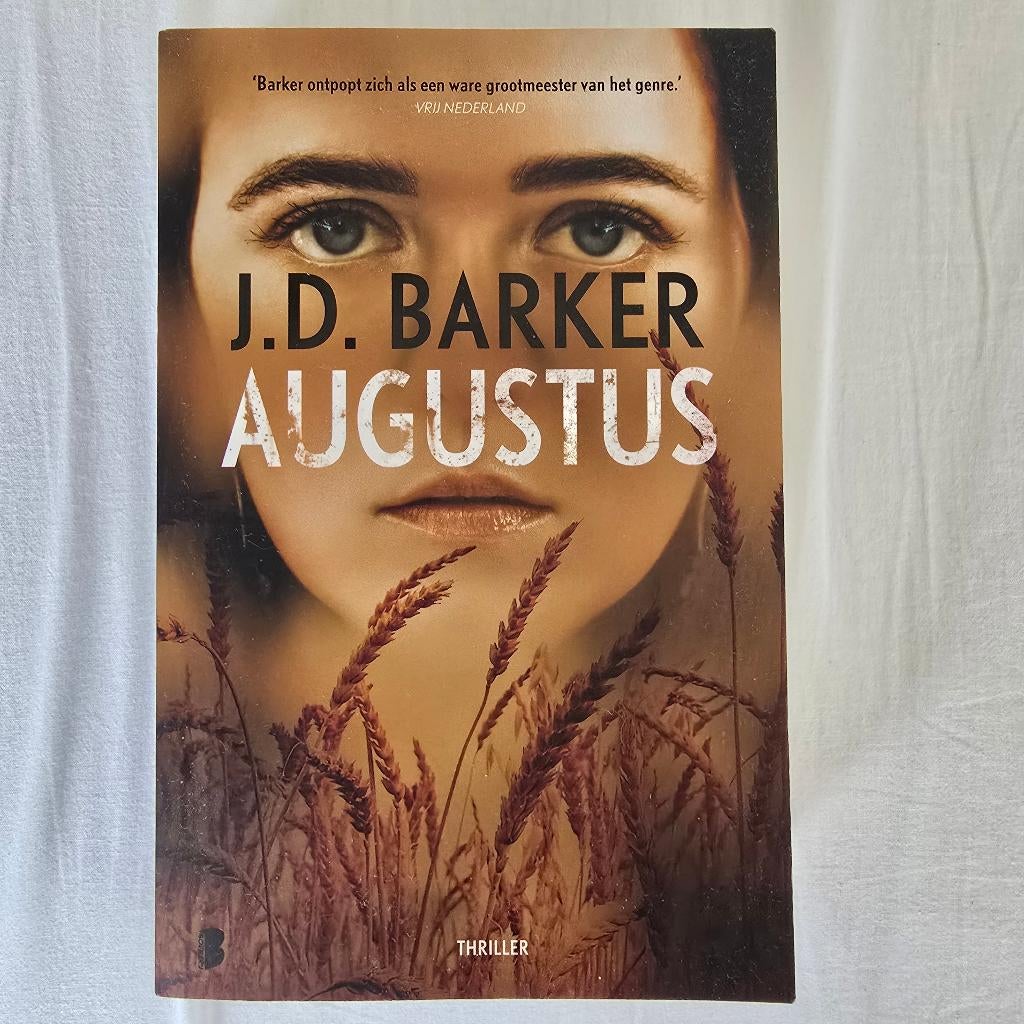 Augustus - J.D. Barker, Boeken, Thrillers, Gelezen, Nederland, Ophalen of Verzenden