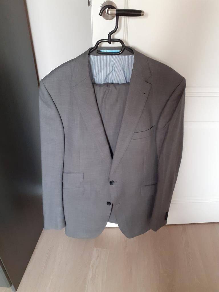 Prachtig grijs pak colbert en broek maat 44L/106, Kleding | Heren, Kostuums en Colberts, Ophalen of Verzenden, Zo goed als nieuw