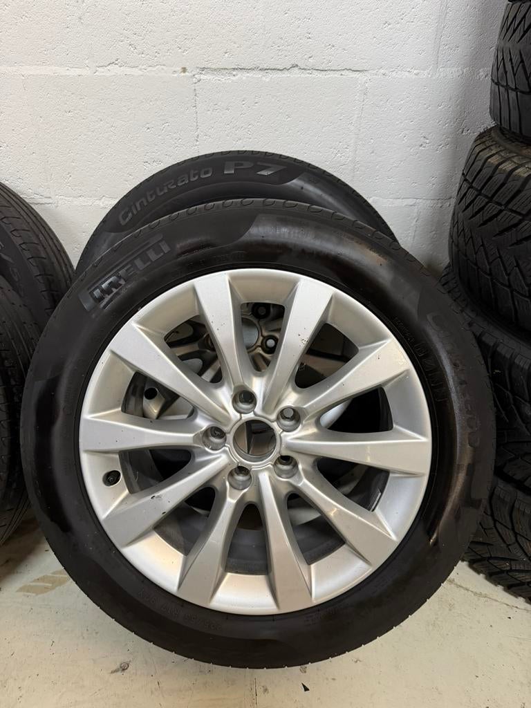 Audi VW Lichtmetalen velgen met Pirelli All Season banden, Auto-onderdelen, Banden en Velgen, Gebruikt, Banden en Velgen, 17 inch