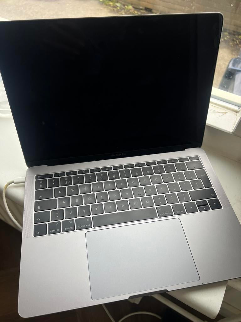 BLACK SCREEN Apple macbook pro, Computers en Software, Apple Macbooks, 2 tot 3 Ghz, 13 inch, Zo goed als nieuw, Ophalen