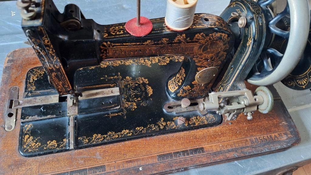 Vintage naaimachine Frister & Rossmann mooie decoratie!, Antiek en Kunst, Antiek | Naaimachines, Ophalen