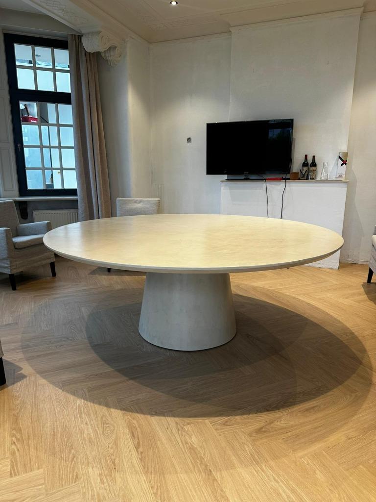 Ronde betoncire eettafel met kegelpoot, Ophalen, Overige materialen, Rond, Nieuw