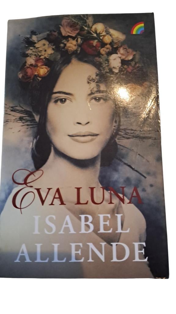 Rainbow Pocket 696 Isabel Allende - Eva Luna, Boeken, Ophalen of Verzenden, Zo goed als nieuw, Isabel Allende