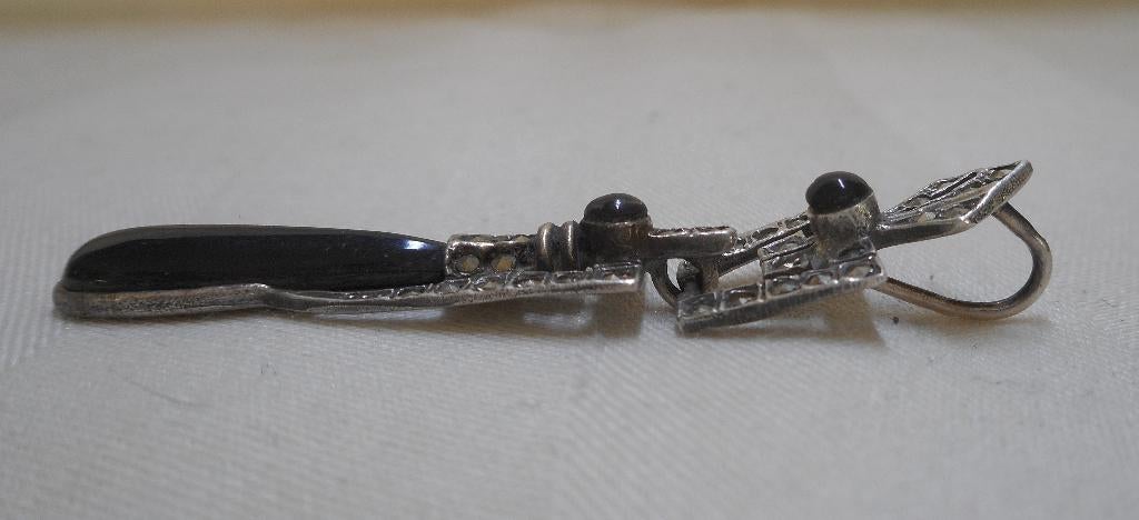 Zilveren Art Deco hanger met onyx en markasiet nr.705, Sieraden, Tassen en Uiterlijk, Antieke sieraden, Verzenden, Zilver, Hanger