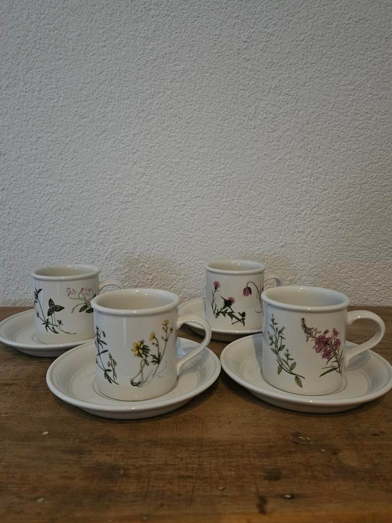 4 Portmeirion Queens Hidden Garden Kop en Schotel, Nieuw, Ophalen of Verzenden, Overige stijlen, Kop(pen) en/of Schotel(s)