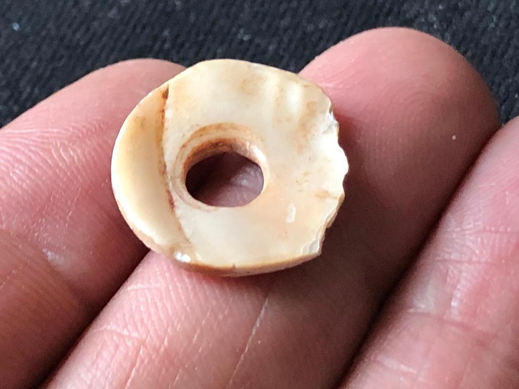 ROMEINSE kraal van PARELMOER zeldzaam type Bodemvondst, Ophalen of Verzenden, Overige materialen, Overige typen