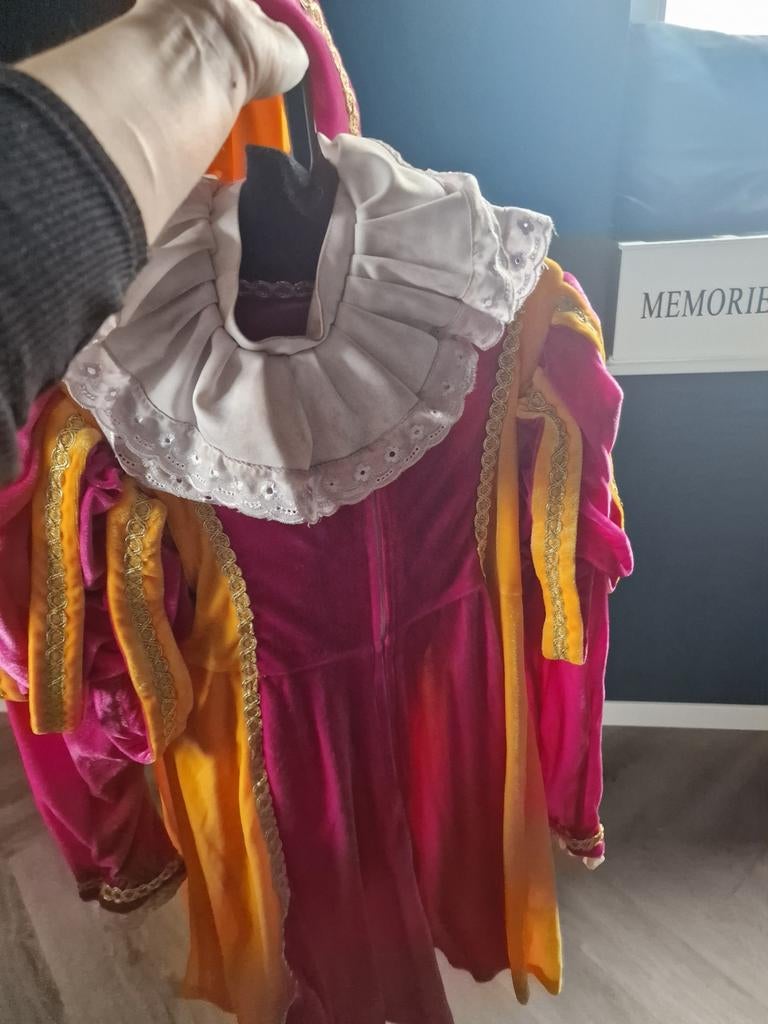 Pietenpak Dames XS met 2 Pruiken en Handschoenen, Kleding | Dames, Kerstmis of Sinterklaas, Ophalen of Verzenden, Kleding, Maat 34 (XS) of kleiner