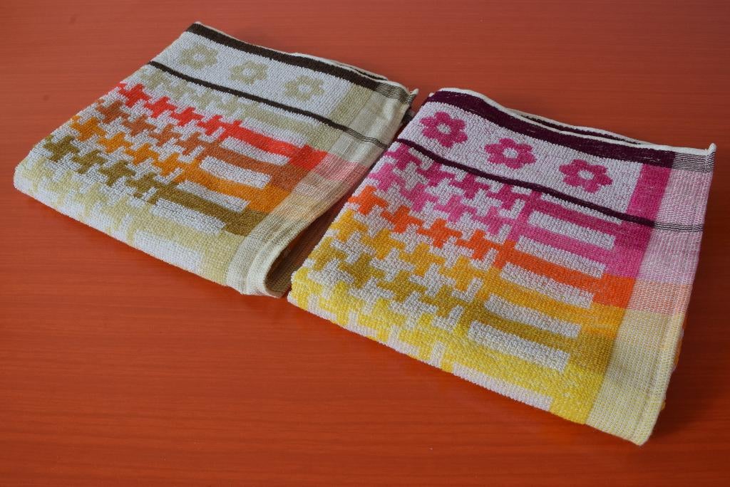 Retro vintage jaren 70 handdoeken / badhanddoeken, Ophalen of Verzenden, Nieuw, Overige kleuren, Handdoek